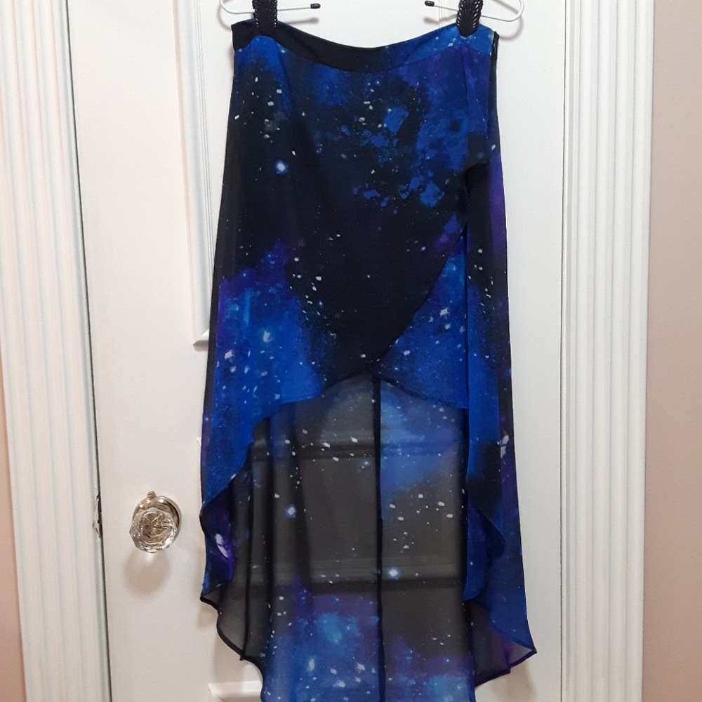 🛍️ NWT galaxy high low skirt